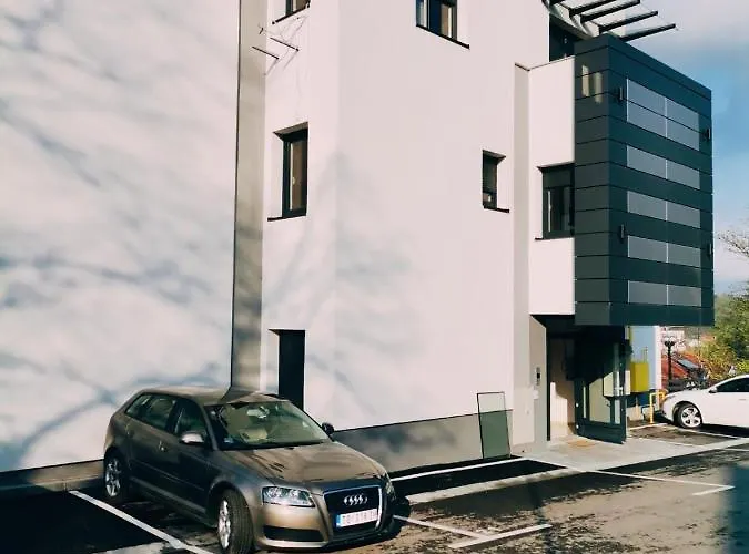 Daire Blagojevic Hill *